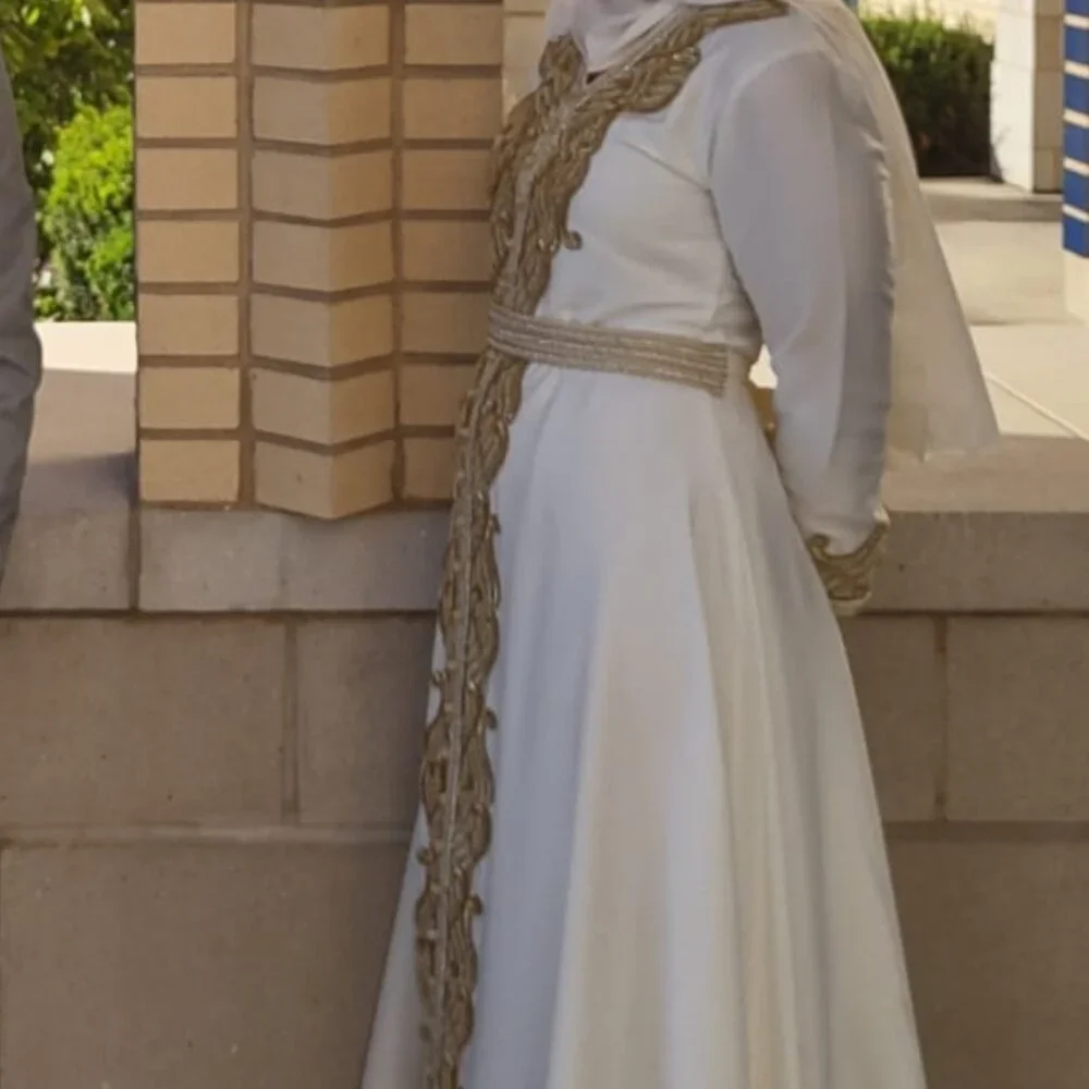 Elegant Cream and Gold Maxi Dress - Picture 3 of 4